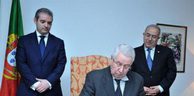 Décès de l’ancien président portugais-Bensalah signe le registre de condoléances à l’ambassade du Portugal à Alger