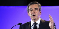 François Fillon annonce qu’il ne retirera pas sa candidature malgré sa convocation par la justice