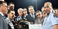 El Hadi Ould Ali remet le trophée du championnat de la Ligue 1 Mobilis