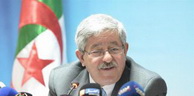 Ouyahia lors d’une conférence de presse : « Je suis honoré d’être au service de l’Algérie et du président Bouteflika »