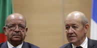 Relations bilatérales algéro-françaises – Conversation téléphonique entre Messahel et Le Drian