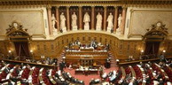 Sénat français : 10 000 Algériens en situation irrégulière en France