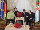 Le président Bouteflika reçoit la chancelière allemande