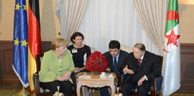 Le président Bouteflika reçoit la chancelière allemande