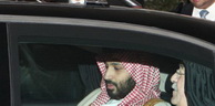 Vidéo: Le prince héritier saoudien est arrivé en Algérie