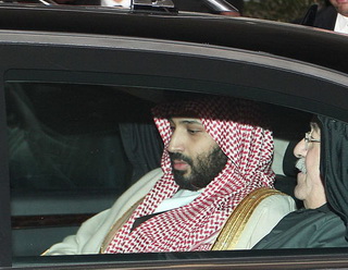 Vidéo: Le prince héritier saoudien est arrivé en Algérie