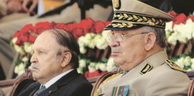 Algérie: L’armée ouvre la voie à un départ du président Bouteflika