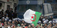 Marches populaires: Le peuple revendique un « changement radical »