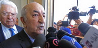 ANIE: Abdelmadjid Tebboune retire les formulaires de candidatures…