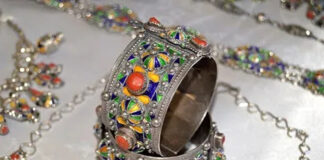 Tizi-Ouzou: Affluence record à la fête du bijou d’Ath Yenni