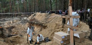 Guerre en Ukraine: Zelensky va pouvoir s’exprimer à l’ONU, sur des «signes de mort violente» concernant les corps retrouvés à Izioum