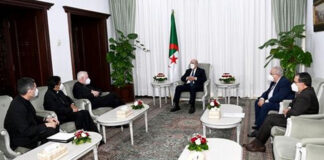 Audience: Le Président Tebboune reçoit l’archevêque Paul Richard Gallagher