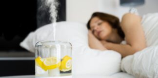 Placer des tranches de citron auprès de votre lit va révolutionner votre nuit
