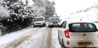 Béjaïa: Tous les hauts points recouverts de neige, trafic pénible