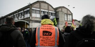 France: Les syndicats des chemins de fer appellent à poursuivre la grève reconductible
