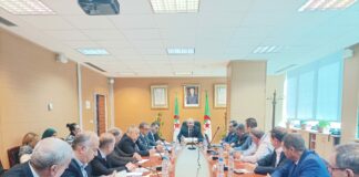 Commerce: Zitouni préside une réunion de travail sur l’approvisionnement du marché national en légumineuses
