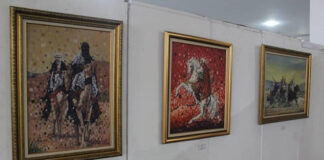 Oran: Voyage dans le monde du «Goum» à travers l’exposition d’arts pastiques «Fantasia algérienne… patrimoine et fierté»