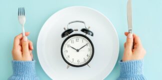 Cet horaire précis serait la meilleure heure pour dîner, selon les spécialistes