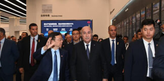 Le président de la République visite le siège du géant des nouvelles technologies «Huawei» à Shenzhen