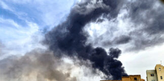 Conflit au Soudan: Nouveaux combats entre les forces rivales à Khartoum et au Darfour