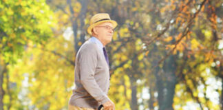 Pourquoi rétrécissons-nous en vieillissant ?