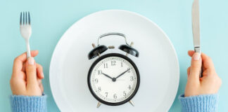 Cet horaire précis serait la meilleure heure pour dîner, selon les spécialistes