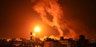 Intenses bombardements sionistes sur Gaza, communications et internet coupés