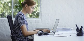 Rester assis trop longtemps provoque une mauvaise circulation sanguine