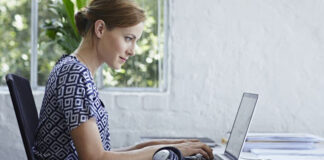 Rester assis trop longtemps provoque une mauvaise circulation sanguine