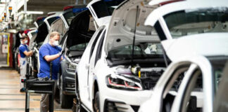 Installation de constructeurs étrangers de voitures en Algérie: Ne pas renouveler les erreurs du passé, où des usines de montage de faibles capacités, sans véritable intégration, servaient de boîtes de transferts illicites de devises