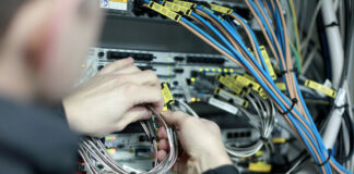 Oran: Raccordement de plus de 17 000 foyers au réseau de fibre optique