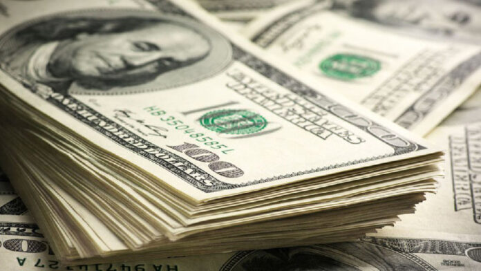 Monnaies le dollar progresse face aux principales devises