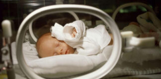Naissances prématurées: Des scientifiques alertent sur le rôle de produits chimiques présents dans des cosmétiques