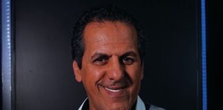 Tizi-Ouzou: Kamel Bouakaz enchante le public du théâtre régional