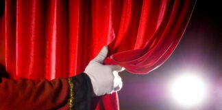 Théâtre: Le spectacle « Ikhef Ussegwas » (le nouvel An) présentée à Bouira