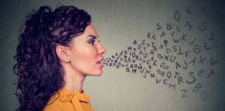 Parler vite serait bénéfique pour votre cerveau, voici pourquoi