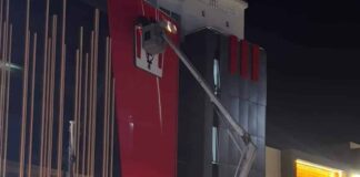 KFC Algérie rouvre ses portes après une fermeture temporaire, mais l’enseigne reste démontée, suscitant des réactions mitigées