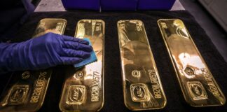 L’or bat un nouveau record historique, dépassant 2.260 dollars