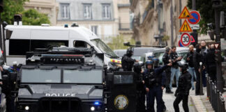 France : Une opération de police en cours devant le consulat d’Iran à Paris après l’intrusion d’un homme suspect