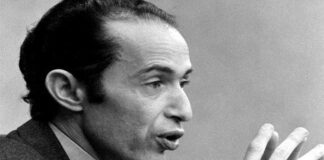 Jijel: Mohamed Seddik Benyahia mérite le titre « d’homme de la paix et de la diplomatie »