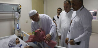 Hadj 2024: Belmehdi se rend au chevet de deux pèlerins algériens hospitalisés à Médine