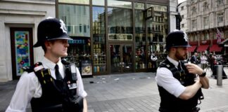 Royaume-Uni : une femme et une fille de 11 ans blessées au couteau dans le centre de Londres