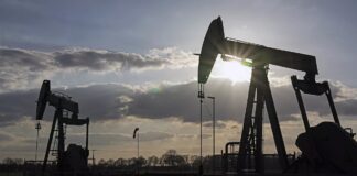 Pétrole: Le Brent se stabilise autour de 72 dollars