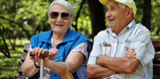 Le secret de la sagesse des aînés: Un équilibre entre logique et empathie, selon une étude