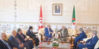 Algérie-Tunisie: Attaf reçoit son homologue tunisien à l’aéroport international Houari Boumediene