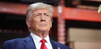 Etats-Unis: Donald Trump revendique la victoire à la présidentielle