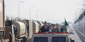 Chanegriha a honoré hier les personnels ayant participé au défilé militaire du 1er novembre: « Le Président de la République accorde un intérêt majeur à la construction d’une Algérie puissante et triomphante »