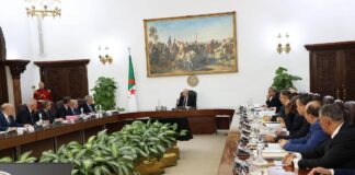 Le président de la République préside une réunion du Conseil des ministres