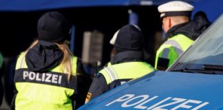 URGENT/Allemagne : une voiture fonce sur la foule à Mannheim faisant plusieurs blessés