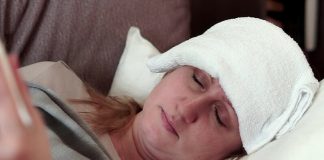 Cancer: Sueurs nocturnes et fatigue intense, des signes à ne pas négliger